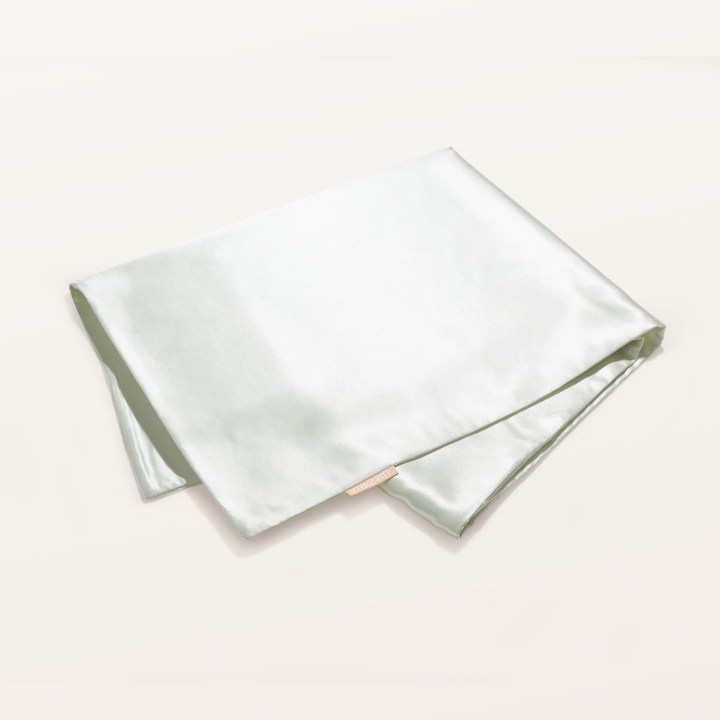 Наволочка 50х70 из фирменного шёлка с антибактериальной нитью